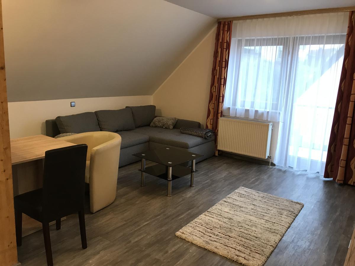 Apartment-Pension Schwalbennest Herzogenaurach Exterior foto